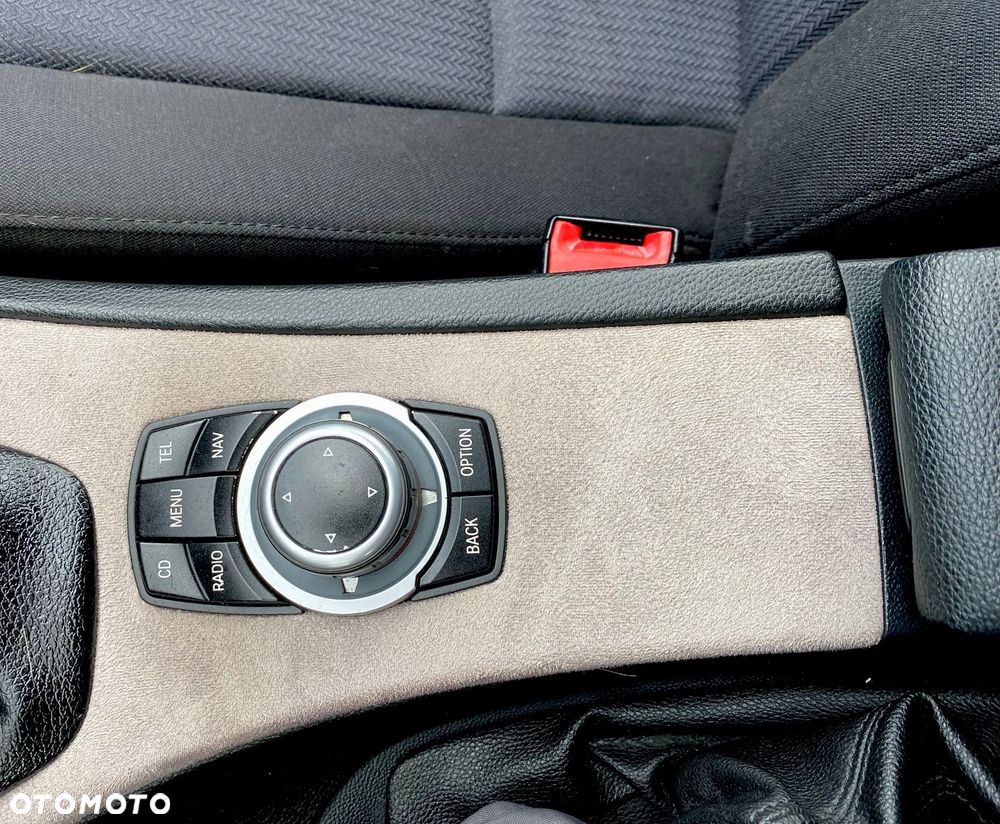 BMW Seria 3 318d DPF Edition Exclusive - 25