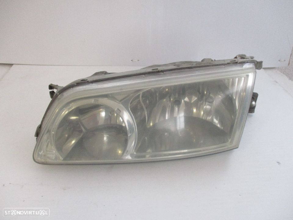 Farol Optica Frente Esquerdo Hyundai H1 2002 A 2005 - 1