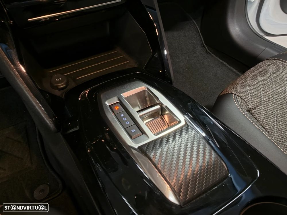 Peugeot 208 1.2 Hybrid Allure e-DCS6 - 12