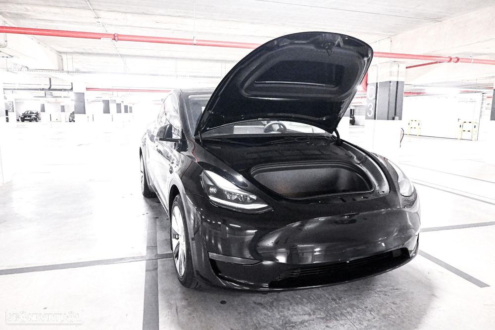 Tesla Model Y Long Range Dual Motor AWD - 8