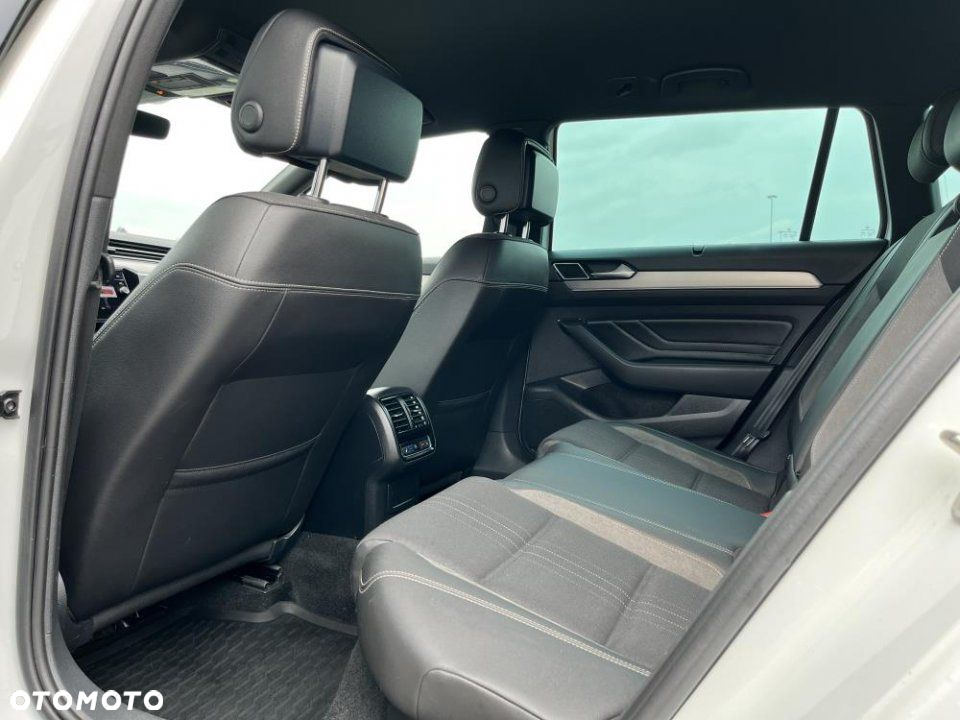 Volkswagen Passat - 14
