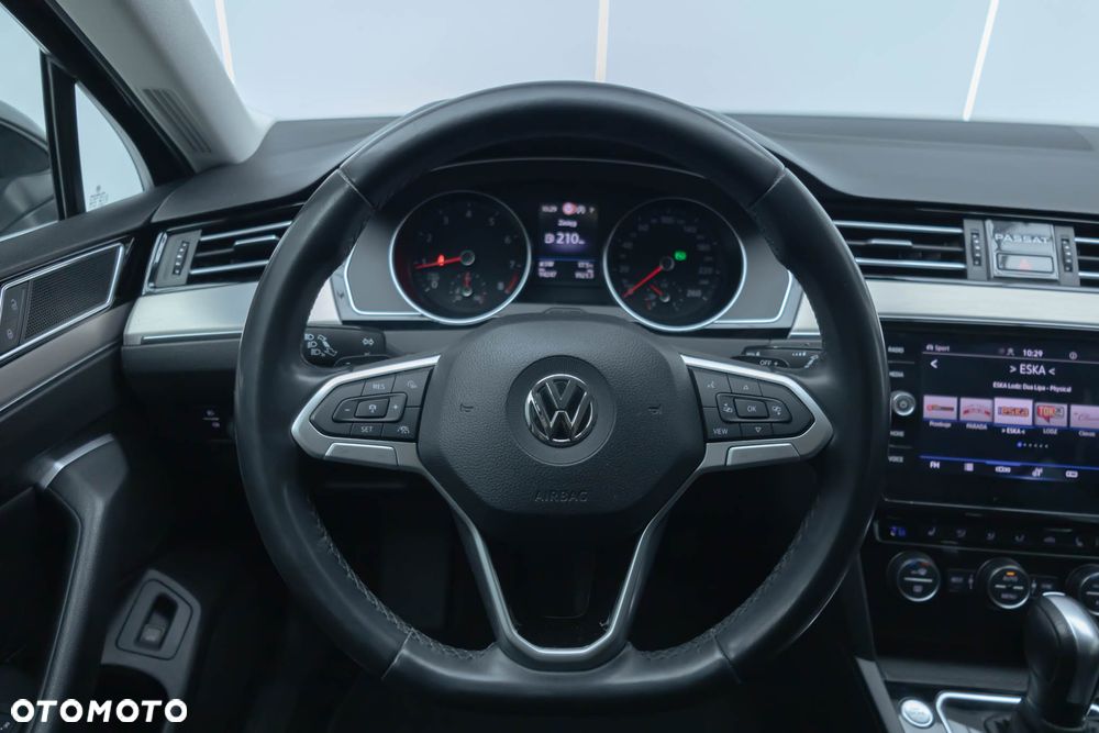 Volkswagen Passat Variant 2.0 TSI Business DSG - 17