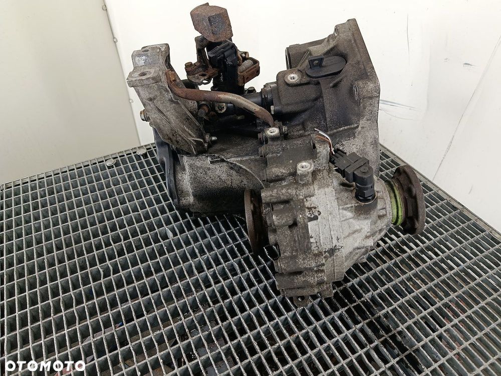 SKRZYNIA BIEGÓW MANUALNA 5 AUDI A3 8L CZL 1.9 TDI - 5