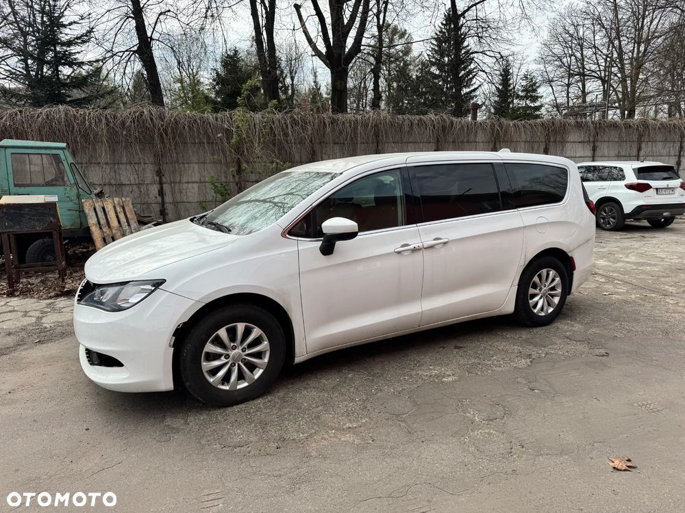 Chrysler Pacifica - 1