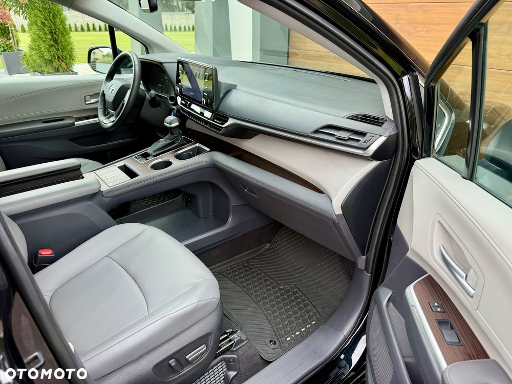 Toyota Sienna - 21