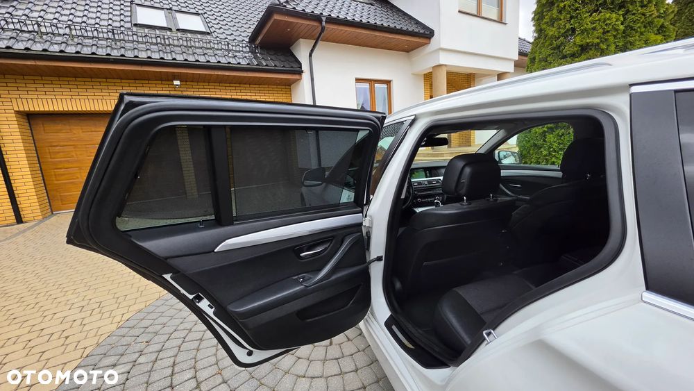 BMW Seria 5 530d xDrive Luxury Line - 26