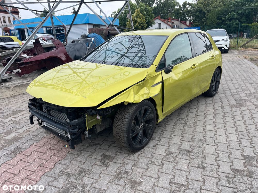 Volkswagen Golf 1.5 eTSI OPF DSG R-Line - 1
