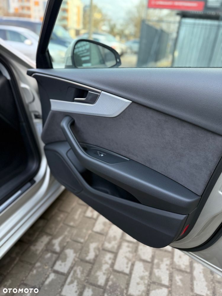 Audi A4 Avant 2.0 TDI Quattro S tronic - 29