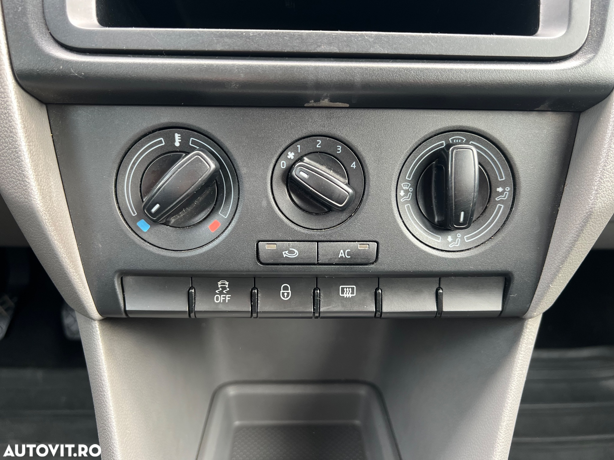 Skoda RAPID - 19