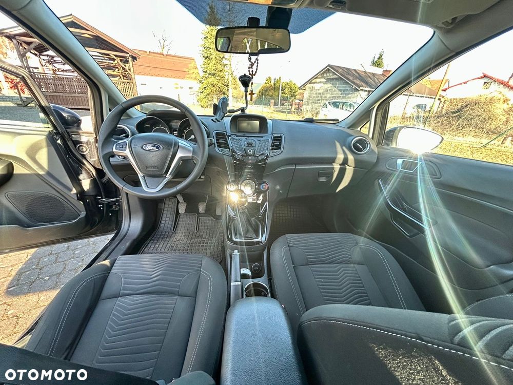 Ford Fiesta 1.6 TDCi SYNC Edition - 6
