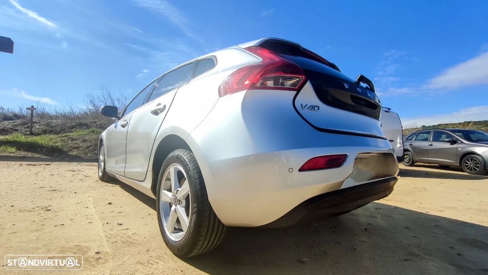 Volvo V40 D2 Kinetic - 8