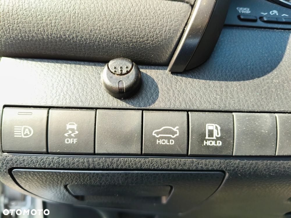 Toyota Camry 2.5 Hybrid Comfort CVT - 19