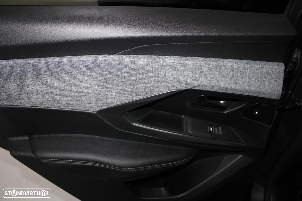 Peugeot E-3008 73 kWh GT - 14