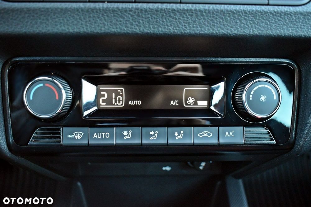 Skoda Fabia 1.0 TSI Monte Carlo - 25