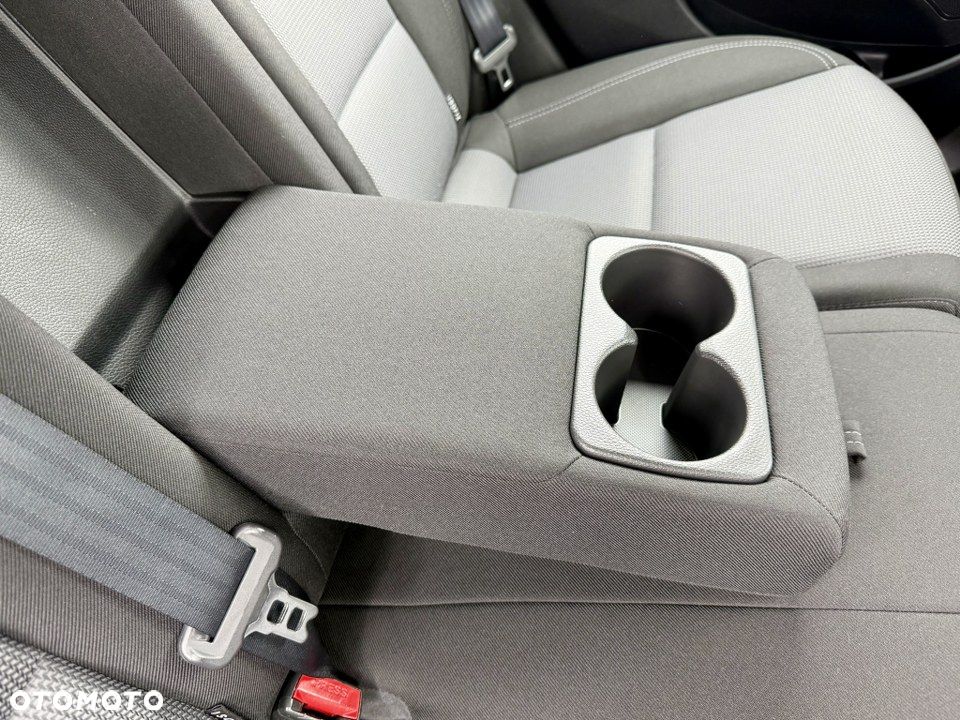 Hyundai i30 blue Kombi 1.6 GDi Passion - 35