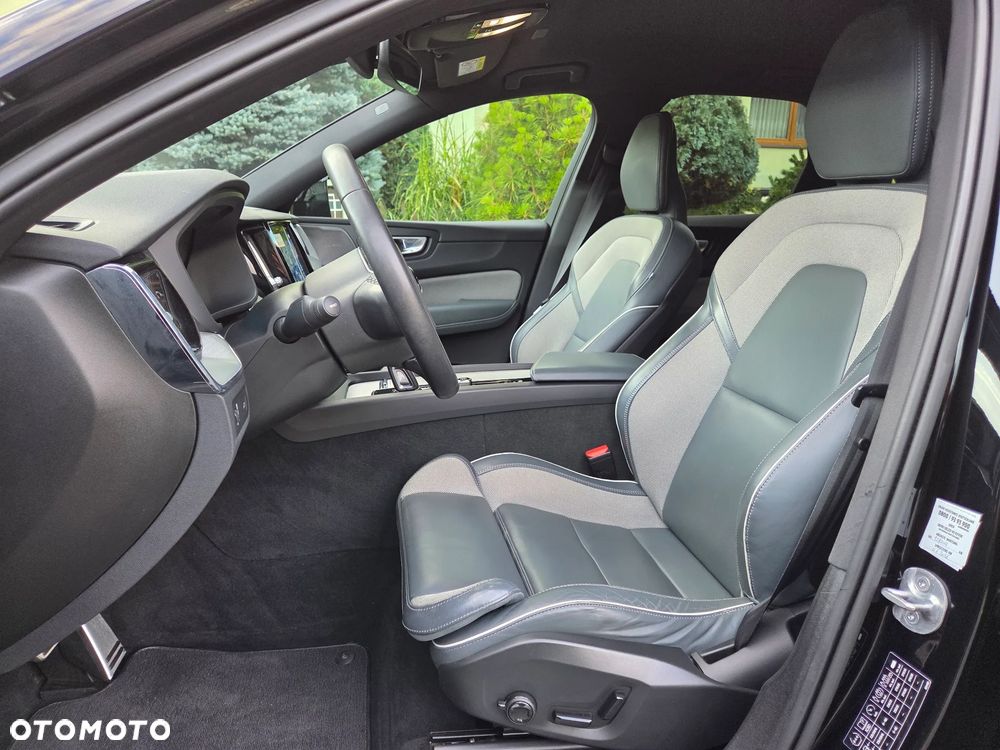 Volvo XC 60 B4 D AWD Ultimate Bright - 21