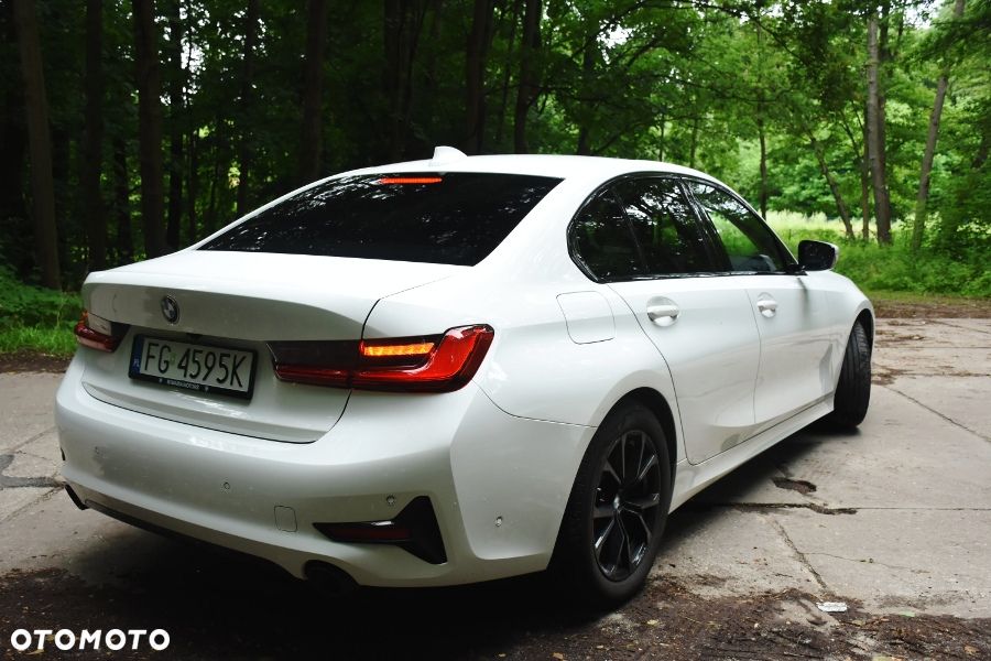 BMW Seria 3 320i - 7
