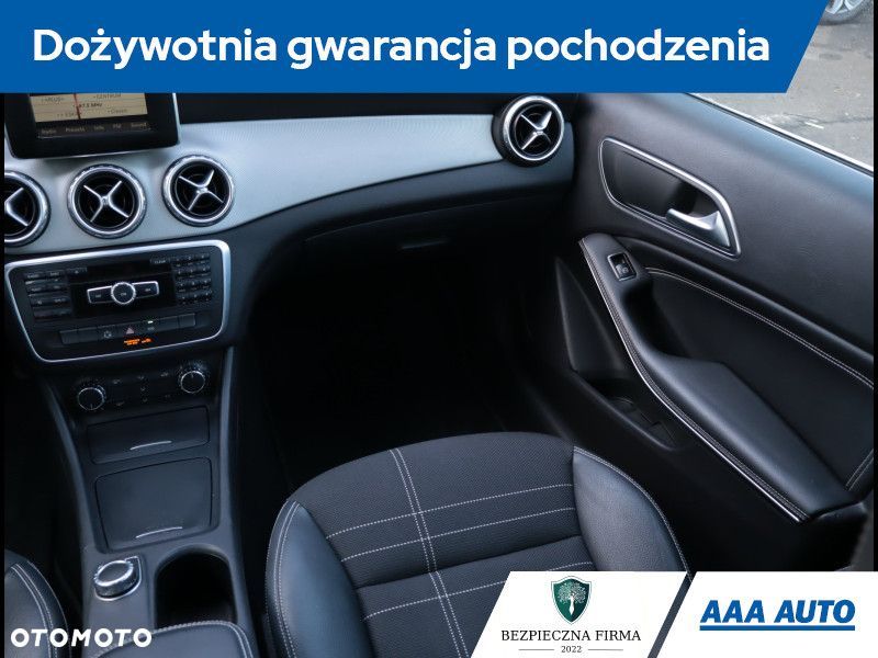 Mercedes-Benz GLA - 10