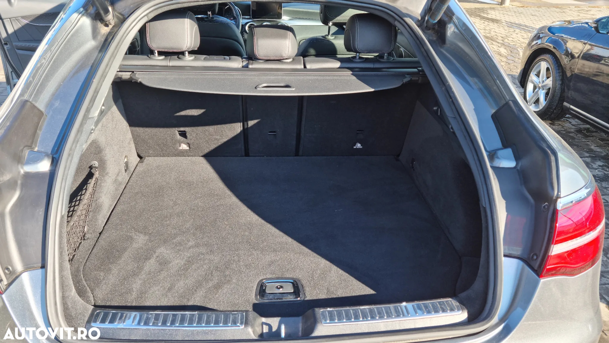 Mercedes-Benz GLC Coupe 250 4Matic 9G-TRONIC AMG Line - 37