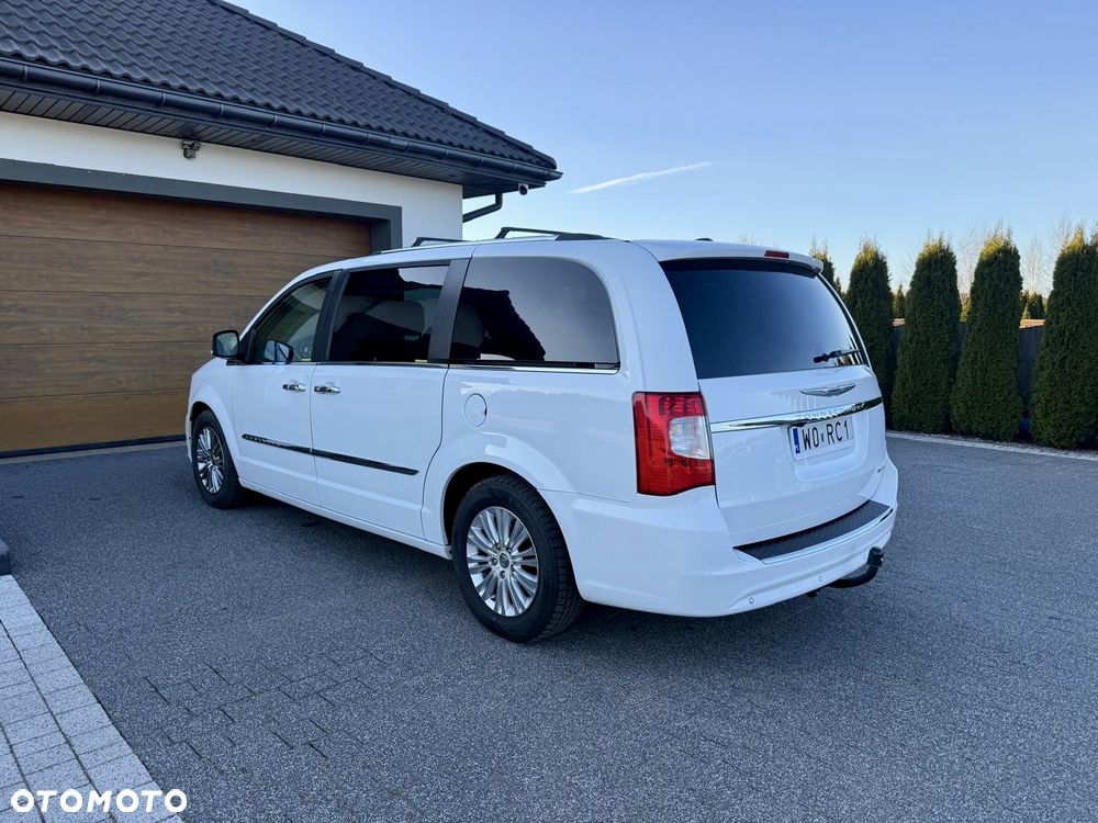 Chrysler Town & Country 3.6 Limited - 6
