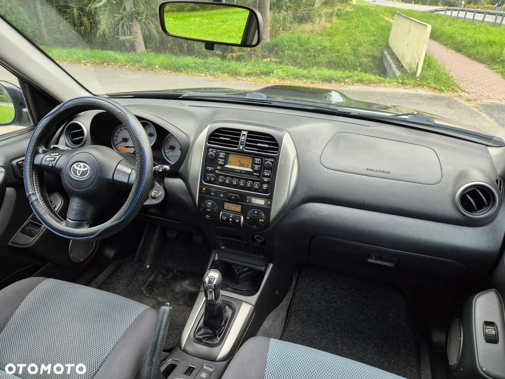 Toyota RAV4 D-4D 4x4 Sol - 16