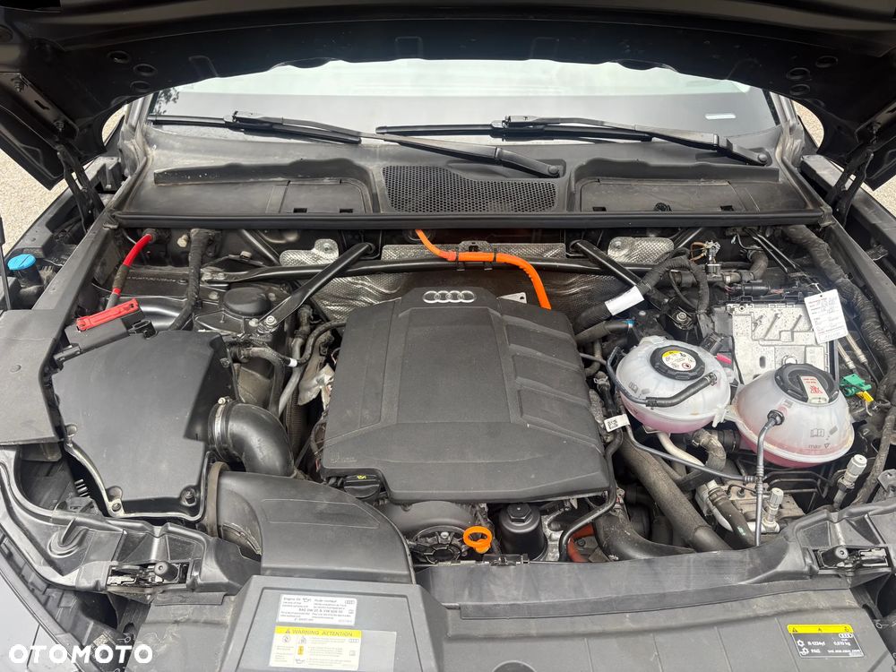 Audi Q5 55 TFSIe quattro S tronic S line business - 22