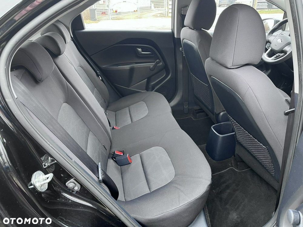 Kia Rio - 20