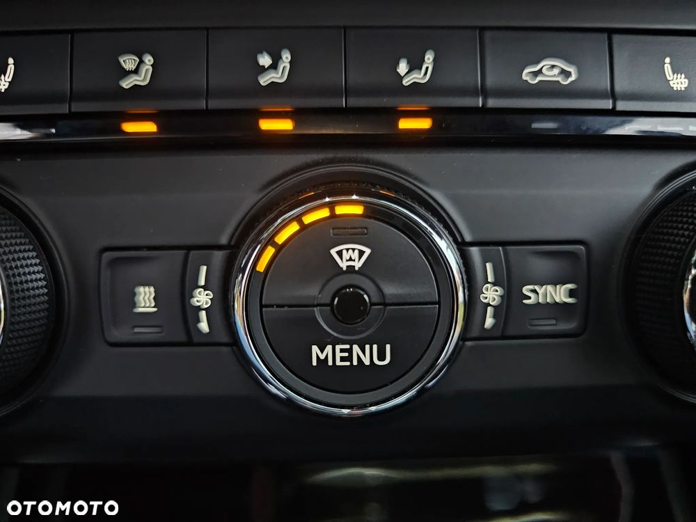 Skoda Superb 2.0 TDI DSG SportLine - 18