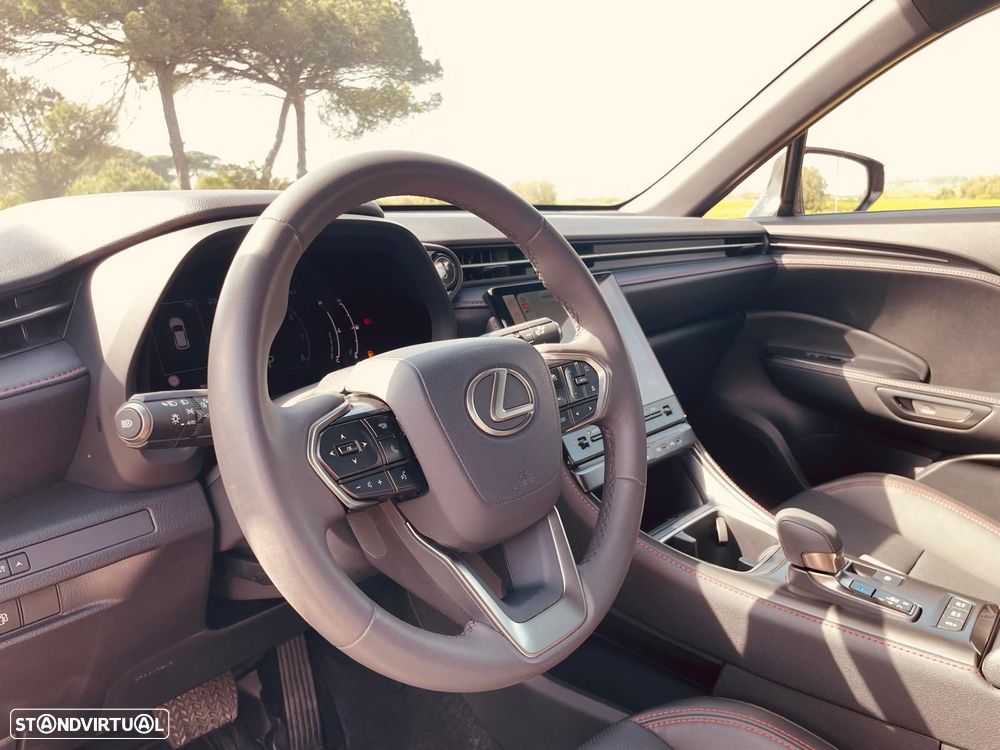 Lexus LBX Elegant - 10