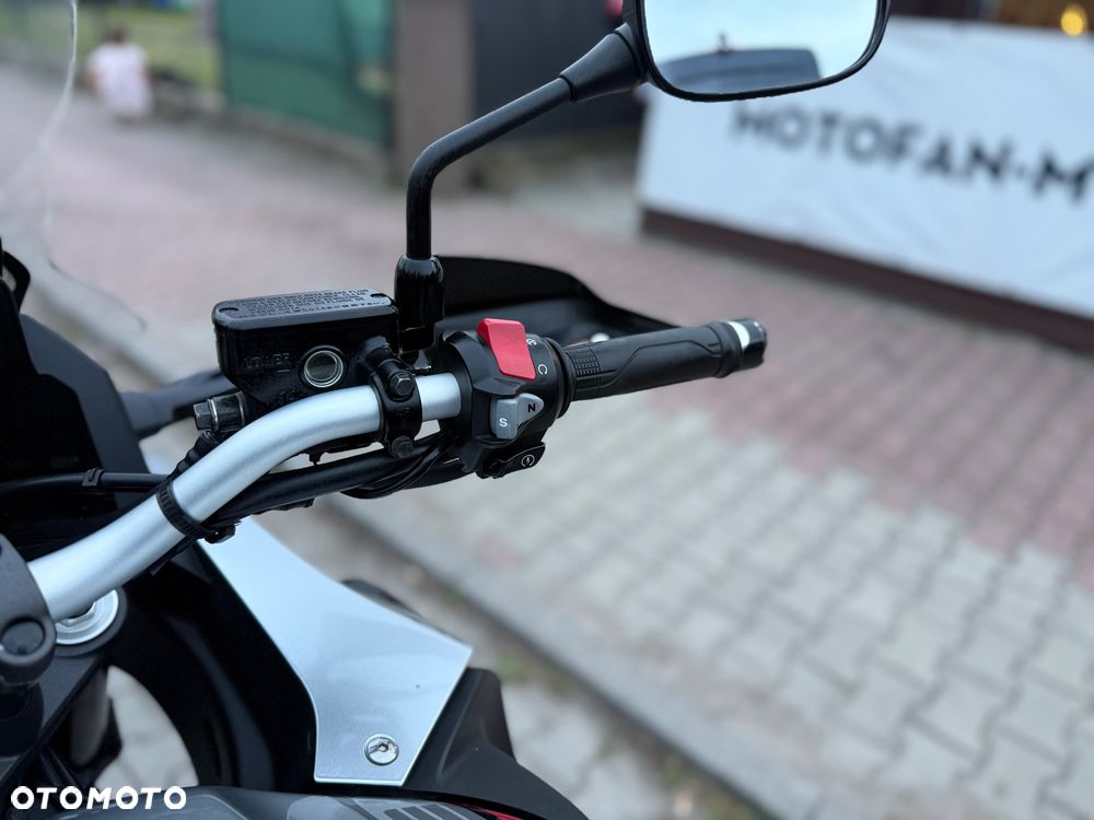 Honda VFR - 27