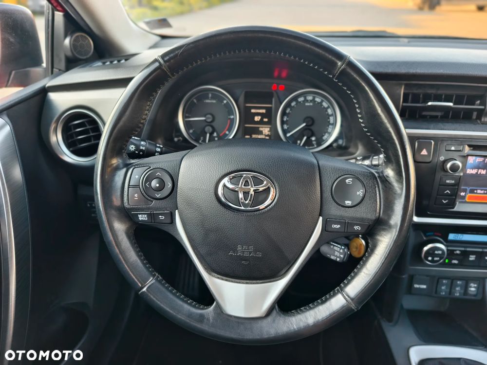 Toyota Auris 2.0 D-4D Executive - 11