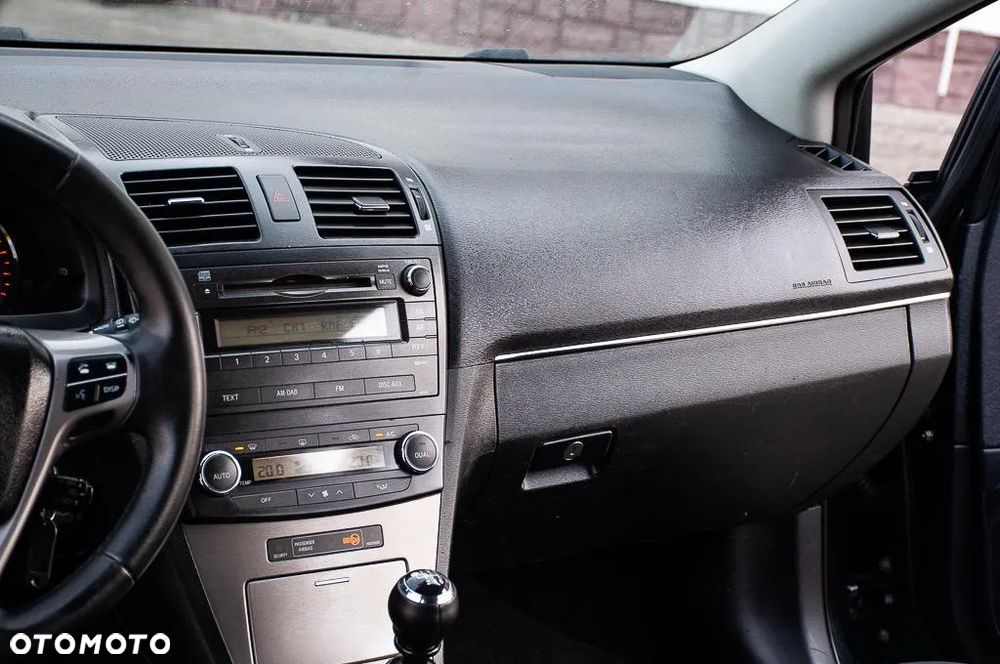 Toyota Avensis 2.2 D-4D X - 33