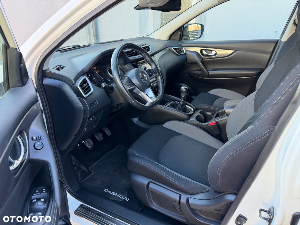 Nissan Qashqai 1.5 dCi N-Connecta - 6