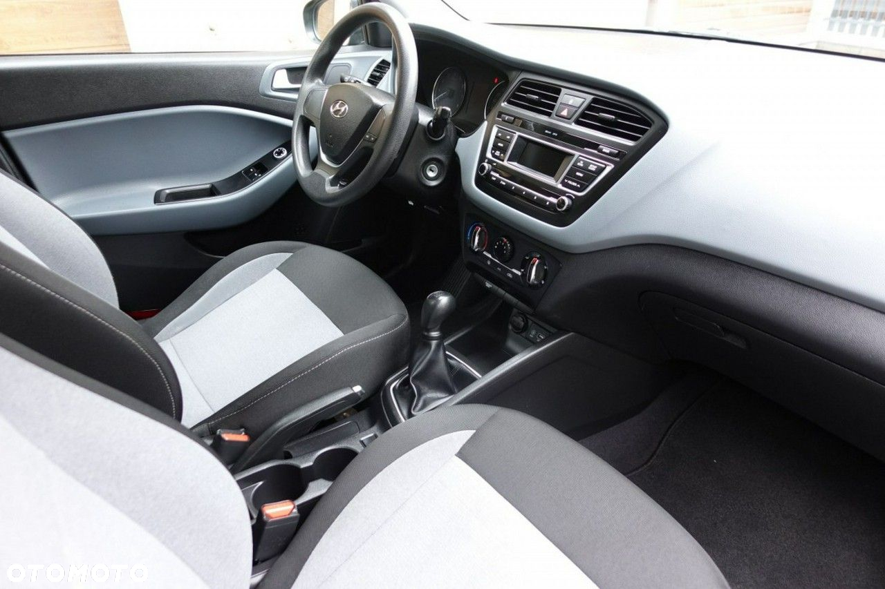 Hyundai i20 - 13