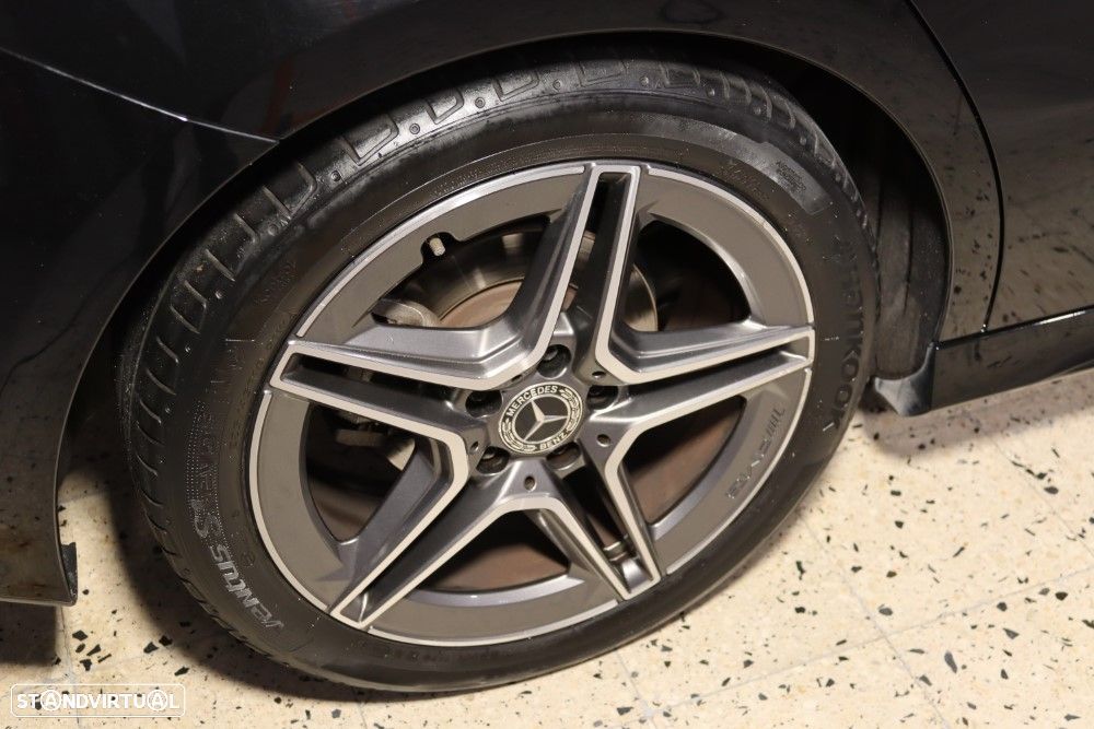 Mercedes-Benz A 180 d AMG Line - 10