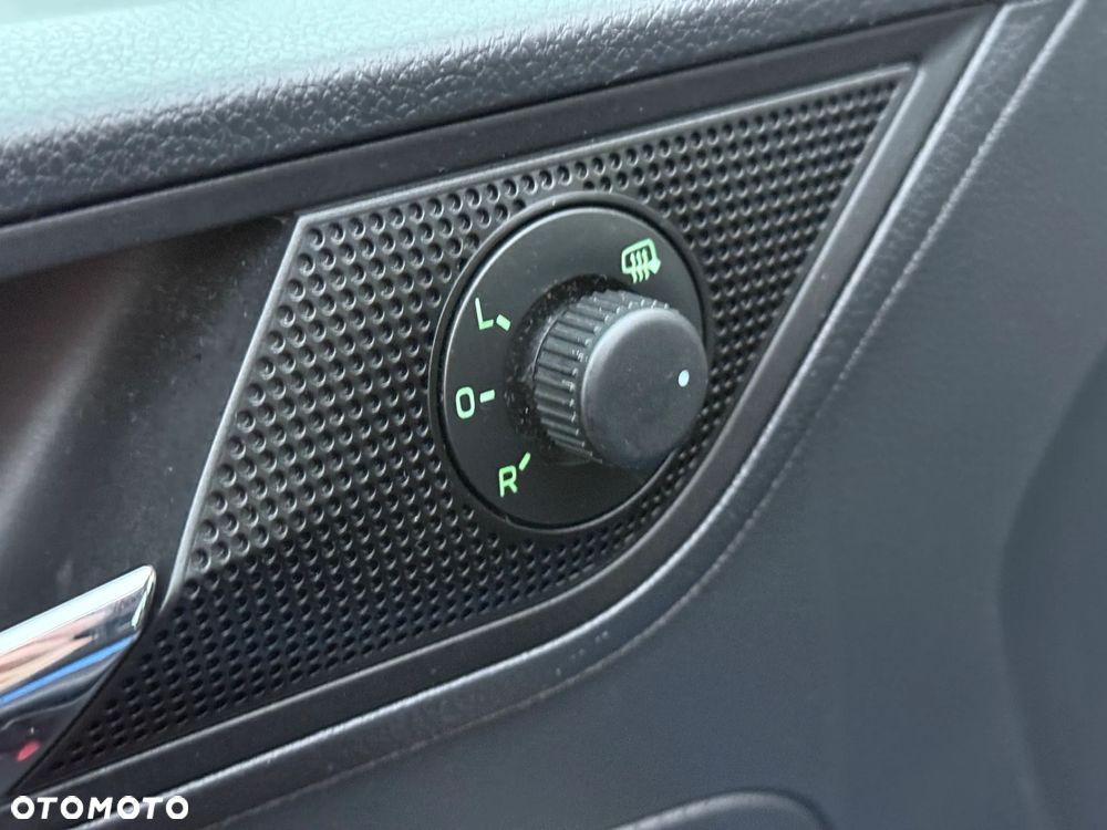 Skoda RAPID 1.0 TSI Ambition - 14