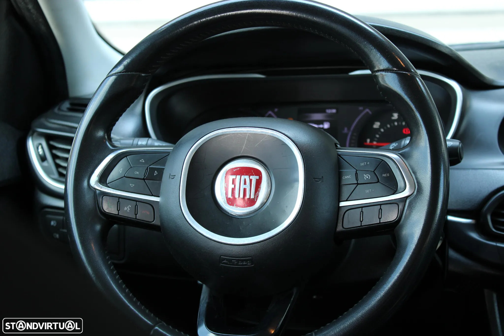 Fiat Tipo Station Wagon 1.6 M-Jet Lounge Tech - 17
