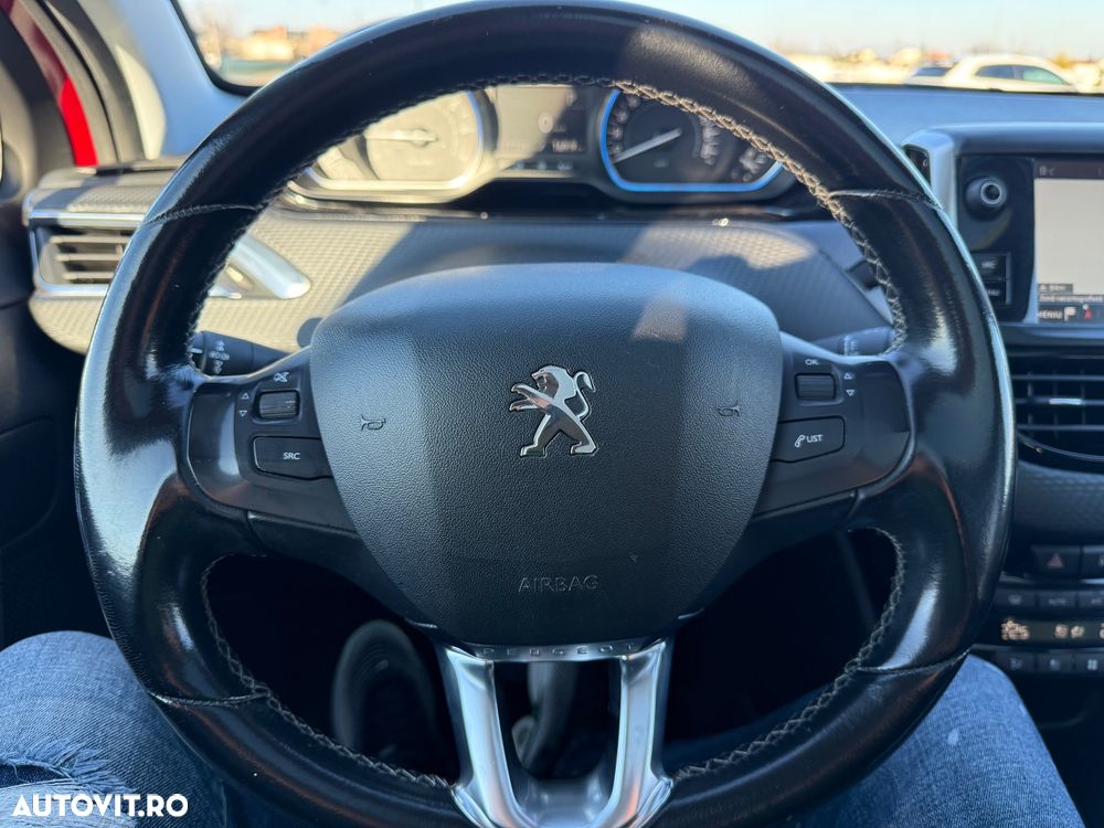 Peugeot 2008 PureTech 110 Stop&Start EAT6 Allure - 31