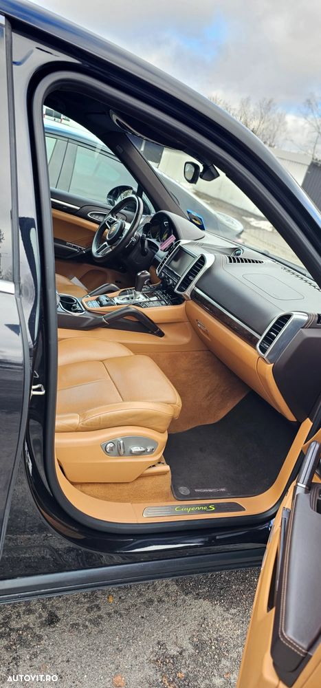 Porsche Cayenne S E-Hybrid Platinum Edition - 16