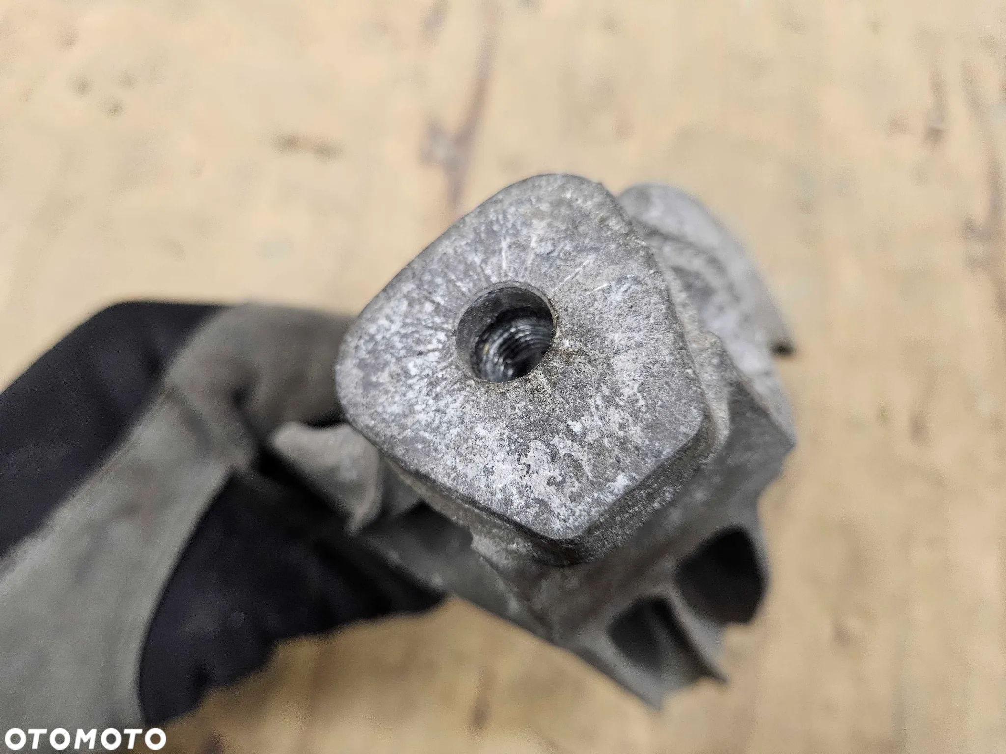 Lapa 8K0199307AL Wspornik Podpora Silnika Mocowanie LEWE 1.8 2.0 TFSI Audi A4 B8 A5 8T - 9