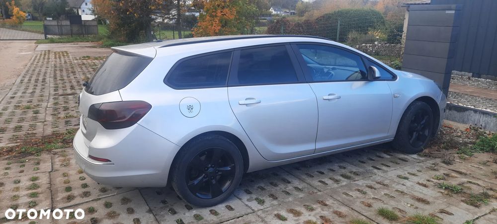 Opel Astra 2013 photo 4