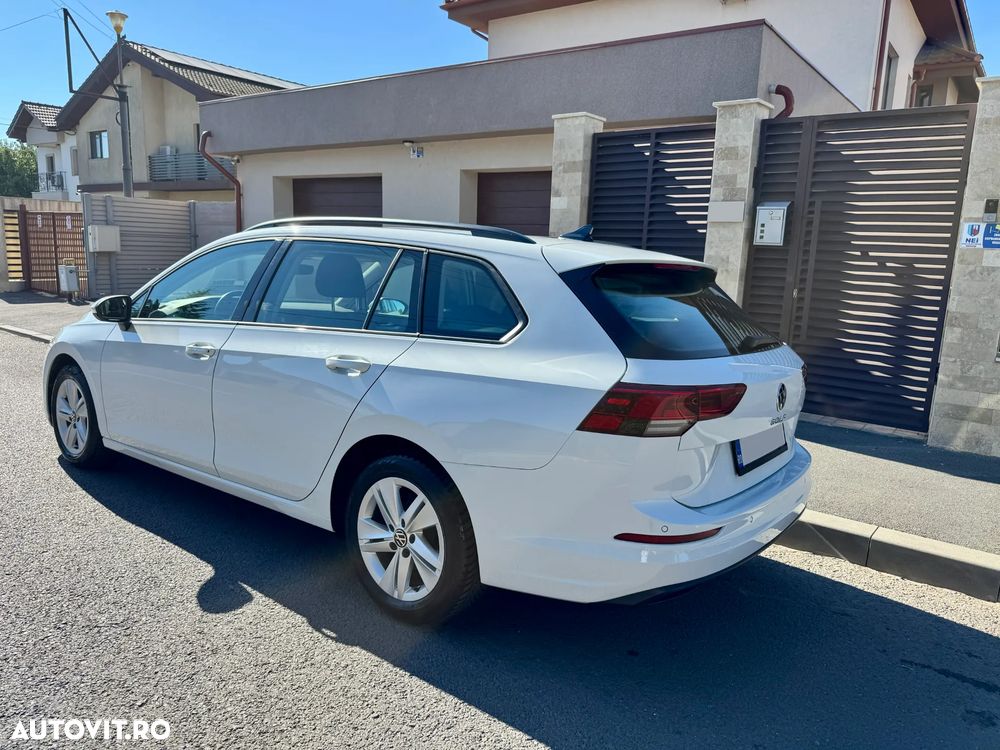 Volkswagen Golf - 8