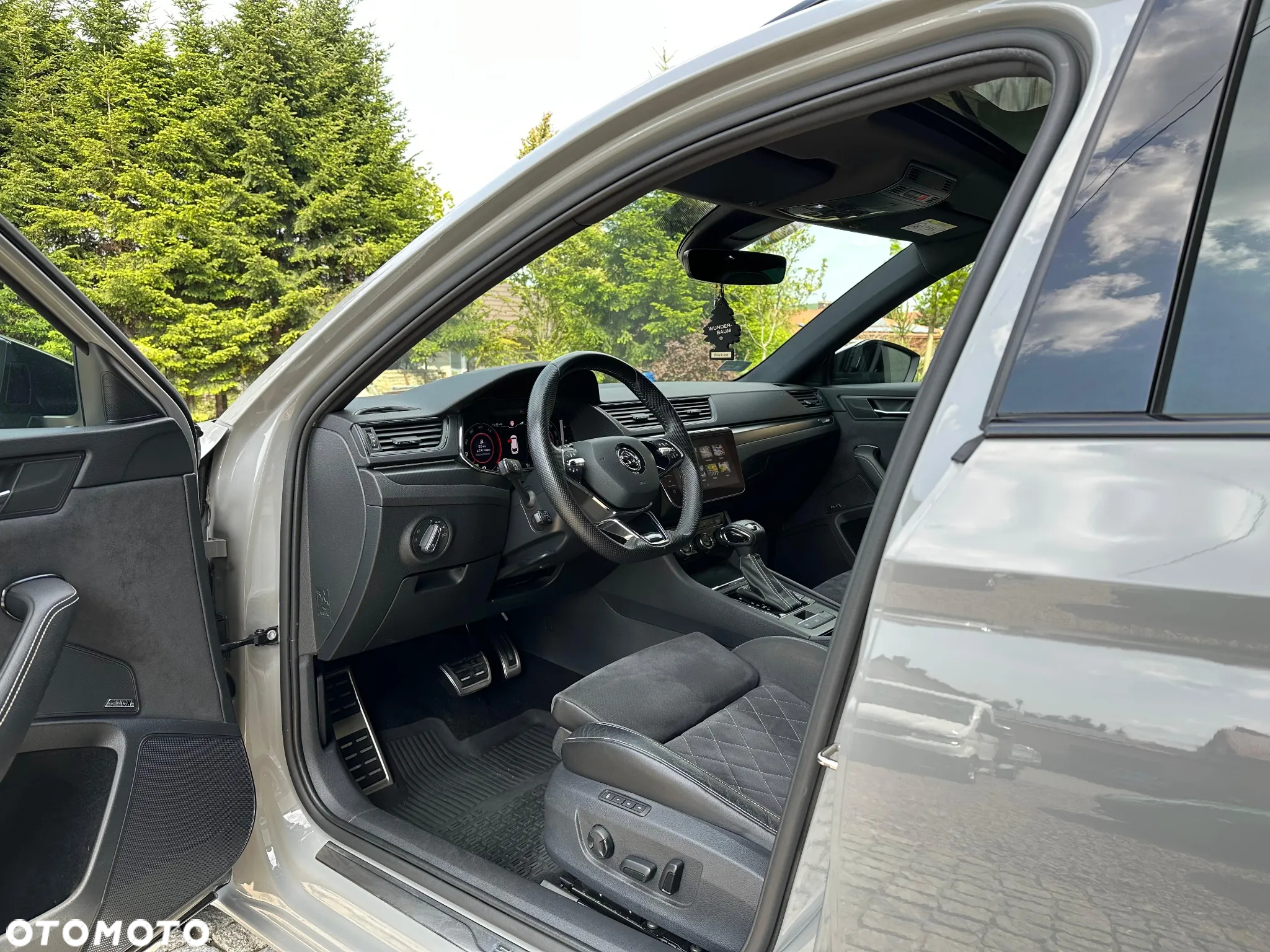 Skoda Superb 2.0 TDI SCR 4x4 Sportline DSG - 12