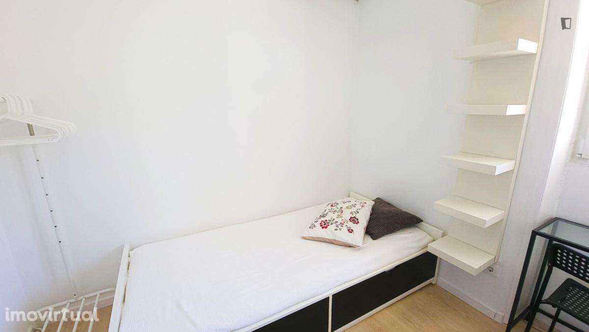 Quarto - localizado em Rio Tinto Porto - Grande imagem: 2/53