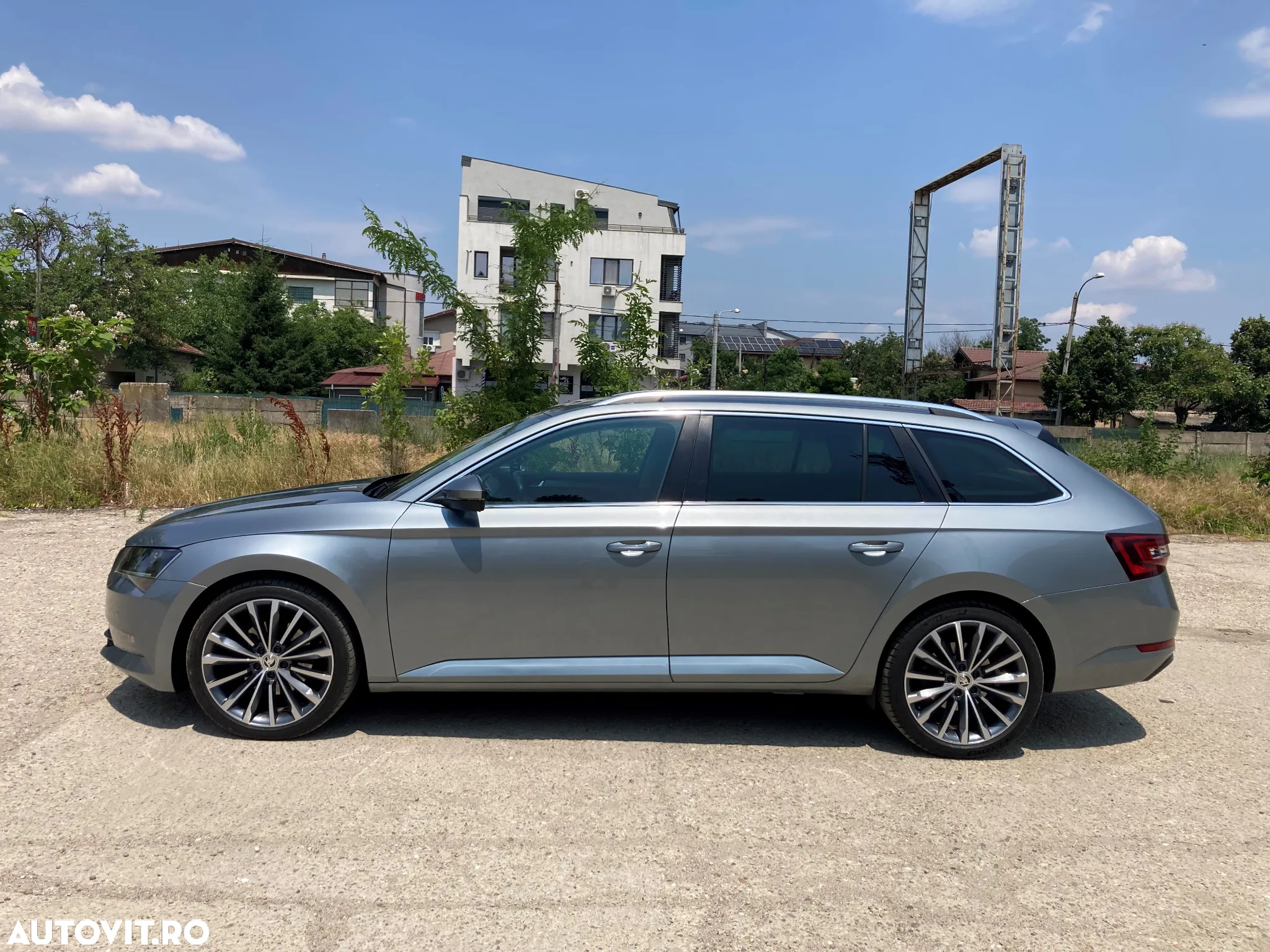 Skoda Superb 2.0 TDI DSG Style - 4