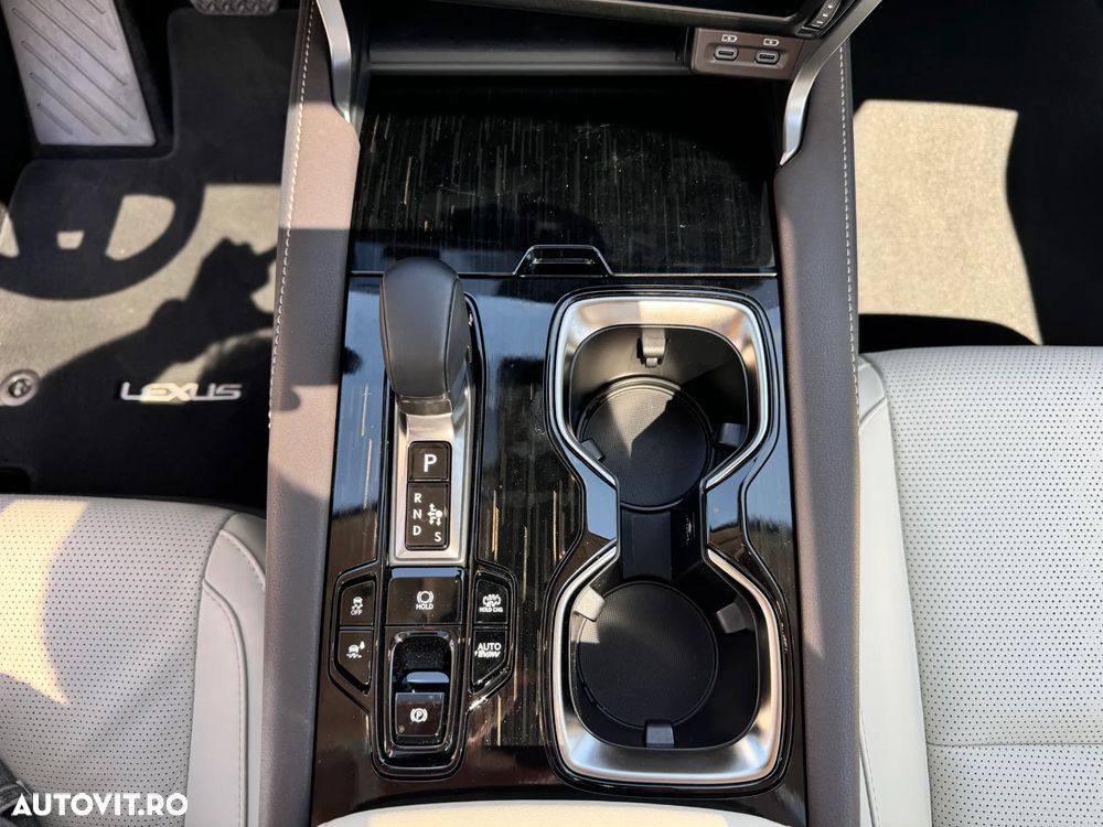 Lexus Seria RX 450h+ E-Four PHEV Executive - 17