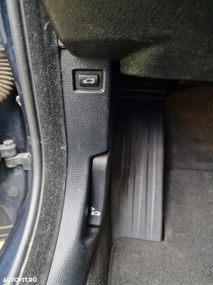 BMW Seria 3 320d xDrive AT - 14