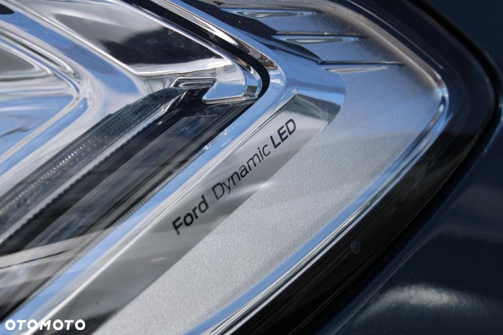 Ford Mondeo - 38
