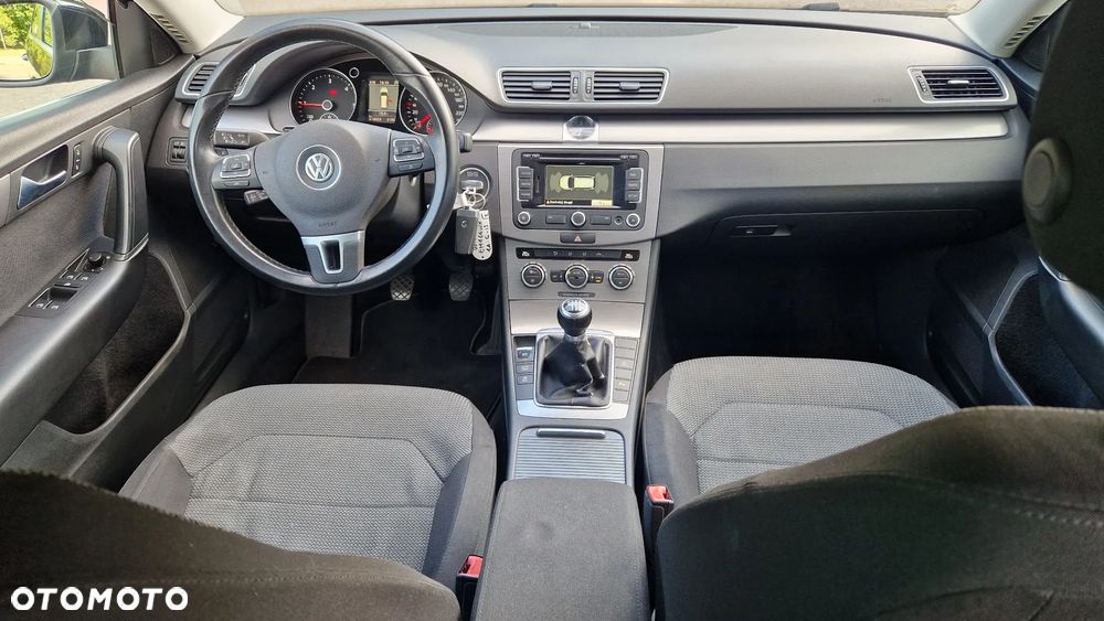 Volkswagen Passat 2.0 TDI Individual - 13