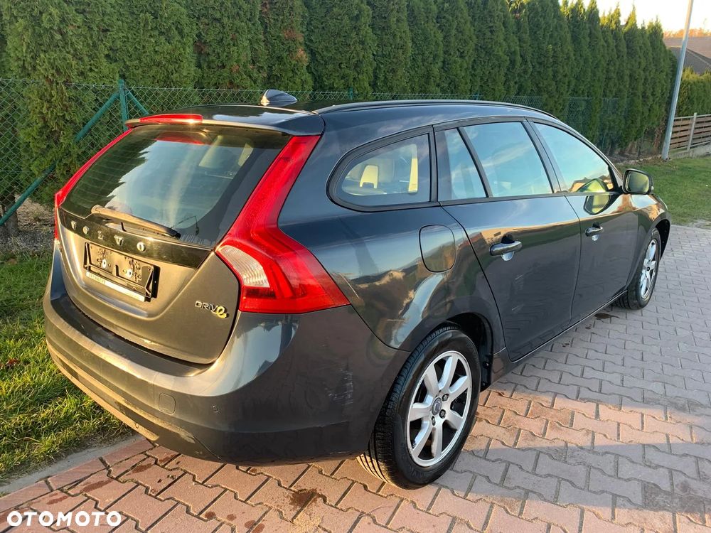 Volvo V60 D2 Momentum - 5